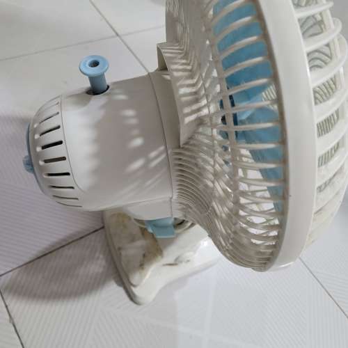 9吋風扇葉片7吋左右搖擺座枱掛牆壁床頭上均可，屯門良景取