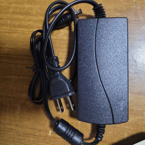 Dc12v  2A  電源變壓火牛一個，全新
