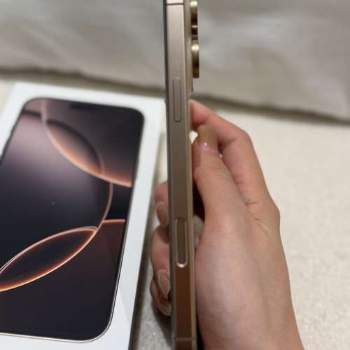 Iphone 16 pro max 256gb 沙漠金&銀白色 未過保超新