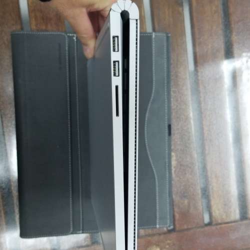 Surface book 2, i7 8650u, 16GB Ram, 256GB ssd, 15吋 獨顯 GTX 1060, 90%New (有筆)
