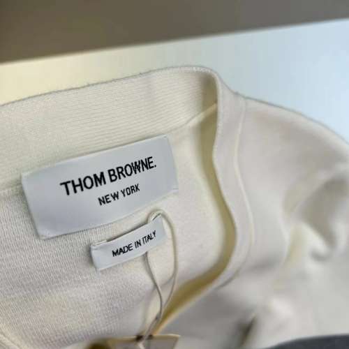 全新THOM BROWNE純棉針織衫