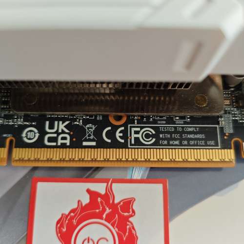 Sapphire Pure RX 9070 XT 16GB 白色