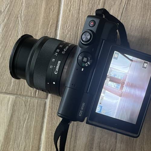 Canon M100