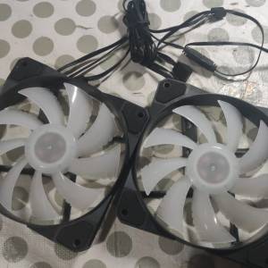 MSI 12CM RGB 風扇兩把 跟螺絲