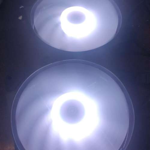 MSI 12CM RGB 風扇兩把 跟螺絲