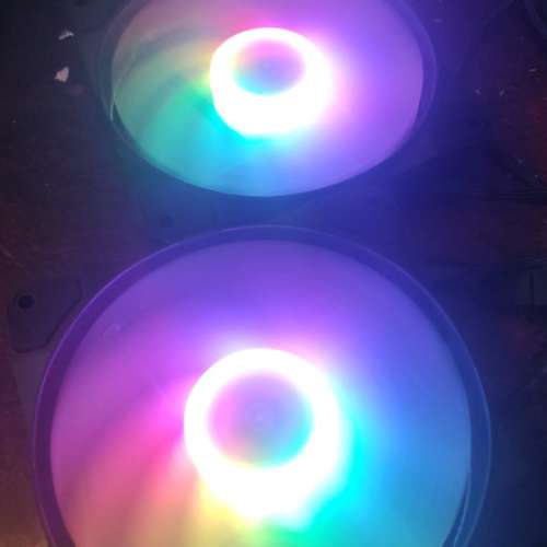 MSI 12CM RGB 風扇兩把 跟螺絲