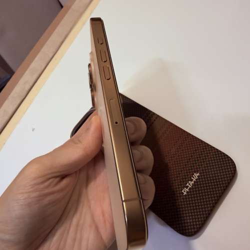 iPhone 16 Pro 256GB 沙漠金