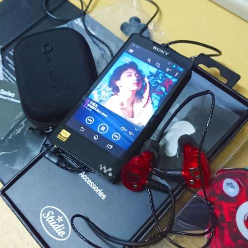 Sony Walkmam 隨機附送英國旗艦圈鐵