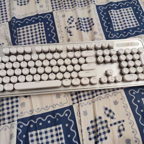 [N鍵壞 當零件賣]RK Royal Kludge圓點 - 銀色白光茶軸三模熱插拔版