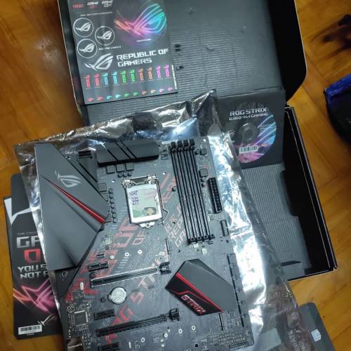 ASUS ROG STRIX B360-H GAMING ATX board