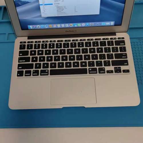 13寸蘋果MacBookair筆記本，8G記憶體+ 512GB SSD 固態硬盤，輕巧方便攜帶出街！
