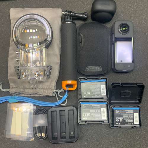 觀塘實體店] 二手 Insta360 X3 (共3電+原廠充電管家+鏡頭保護套+潛水殼+浮水自拍桿)...