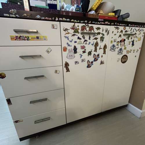 Shoes cabinet with 5 drawers