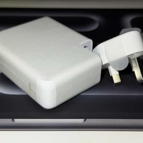 超新淨高配MacBook Pro 16-inch M3 Max 16 Core CPU 40 Core GPU 64GB Ram 2TB SSD