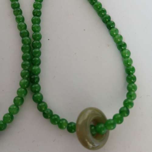 4mm 半寶石珠串 長約16吋 連珠鏈扣 17吋 ， 加送16mm平安扣。 每套200元五套六百元...