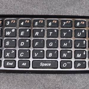 小型藍牙無線Keyboard 100%正常操作 可當作無線mouse用沙田圍站