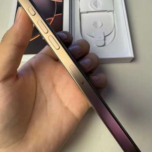 Apple Iphone16 pro max  256G 金色港行，電池健康100%，保修到2025.10.6。