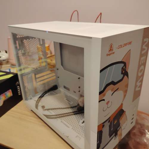 Msi 240 rgb冷排 + matx 喵機箱