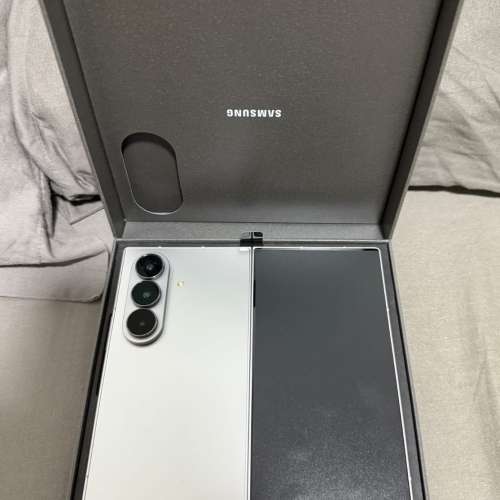 Samsung - Fold 7 - 512G, Silver, 港行全套(99.99%New)