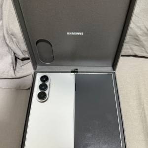Samsung - Fold 7 - 512G, Silver, 港行全套(99.99%New)