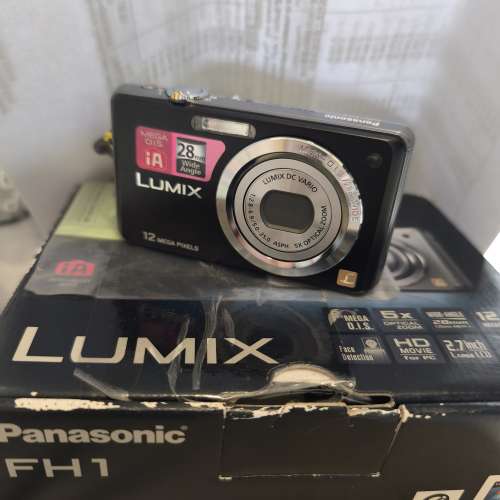 Panasonic Lumix FH1 數位相機 DMC
