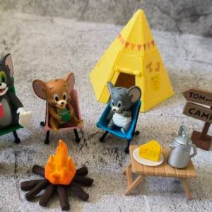 全新 Tom and Jerry 露營場景模型 擺設  桌子高 2cm 指示牌 4cm  帳篷高 7cm   $60...