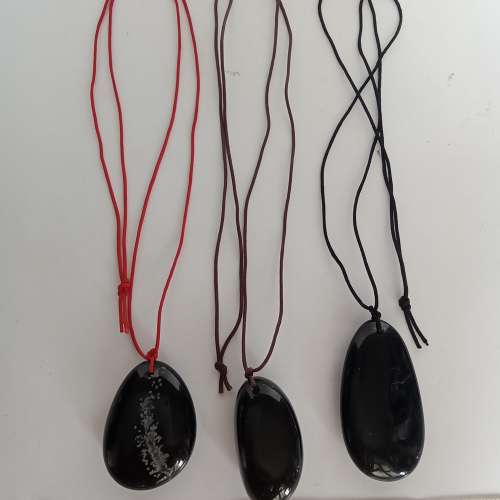 雙用途黑瑪瑙吊咀及隨身按摩器，一手三個共售200元，單一個100元。no.B7.10.25
