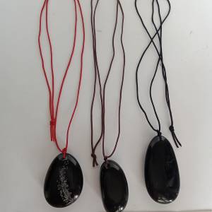 雙用途黑瑪瑙吊咀及隨身按摩器，一手三個共售200元，單一個100元。no.B7.10.25