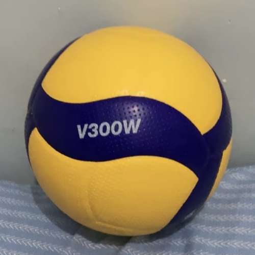 Mikasa v300w排球