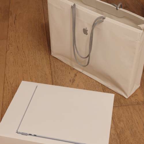 未開封 10月買 Apple MacBook air m4 24+512
