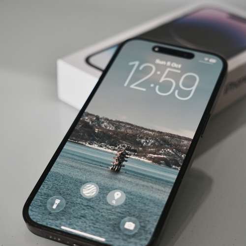 iPhone 14 Pro 暗紫色