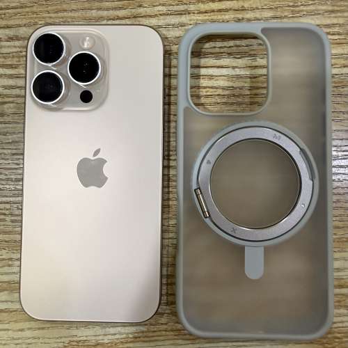 iPhone 16pro 256gb,港行金色鈦金屬，電池健康度97，過保，所有原裝，所有功能正常！