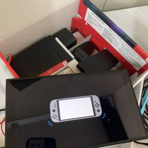 99%New Nintendo Switch 2 Gray Bundle with Mario Kart World 保到17-6-2026
