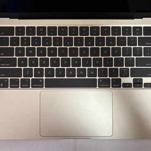 MacBook Air m2 16+512 Gold