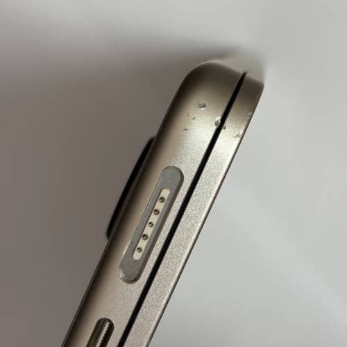 MacBook Air m2 16+512 Gold