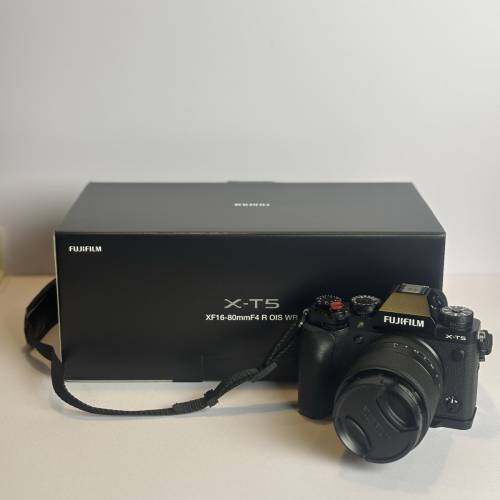 X-T5 機身（另有三粒原廠二代鏡）