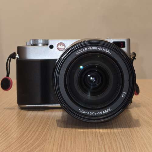 Leica DIgilux 3 body  + leica vario elmarit 14-50mm 光圈2.8 鏡頭. 九成半新