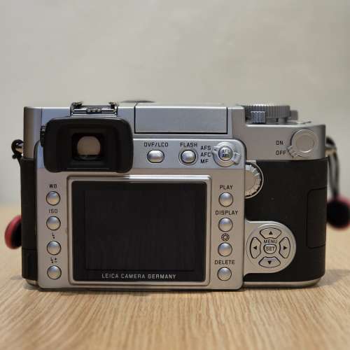 Leica DIgilux 3 body  + leica vario elmarit 14-50mm 光圈2.8 鏡頭. 九成半新