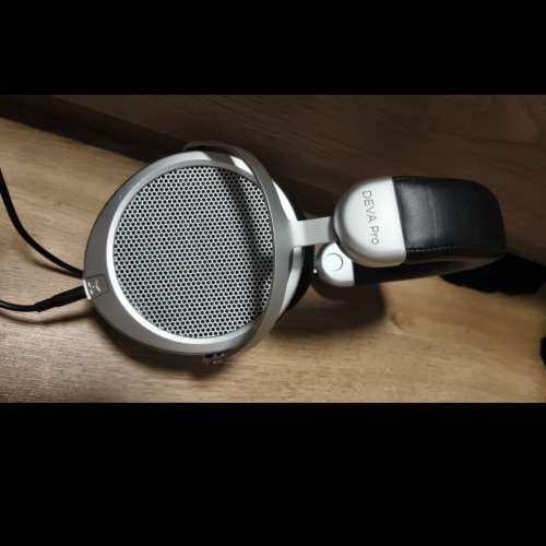 只限寶琳站交收， HIFIMAN DEVA Pro Headphones 95% new， 原裝3.5mm線，冇盒。