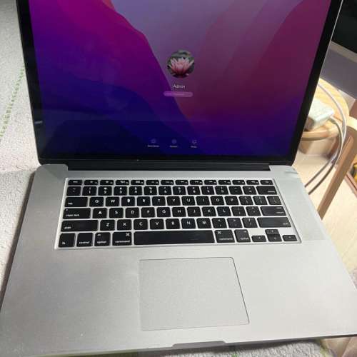 罕有巨芒 15吋 MacBook Pro 15-inch 4-core Intel Core i7 處理器。