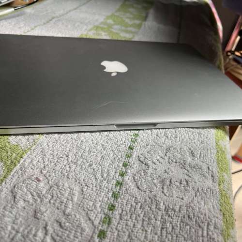 罕有巨芒 15吋 MacBook Pro 15-inch 4-core Intel Core i7 處理器。