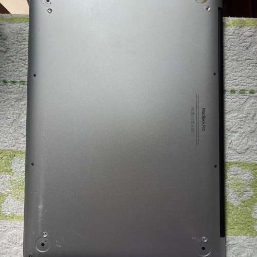 罕有巨芒 15吋 MacBook Pro 15-inch 4-core Intel Core i7 處理器。