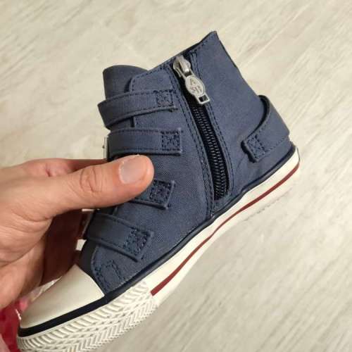 全新Ash 小朋友鞋Size 29有盒型格購自Lane Crawford