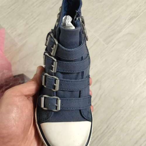 全新Ash 小朋友鞋Size 29有盒型格購自Lane Crawford