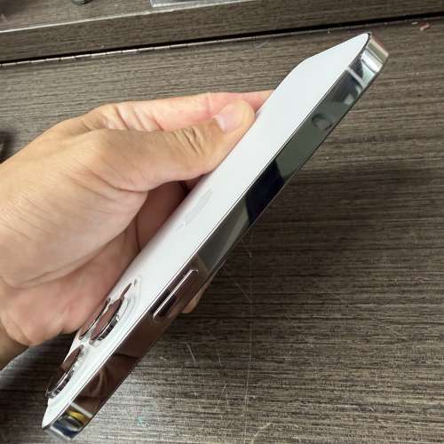 iPhone 14pro 512gb,港行雙卡、電池健康度83，所有原裝，所有功能正常！！