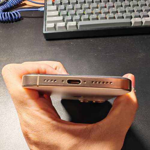 IPhone 16 pro max 256 沙漠金色 超新淨 已過保 港行