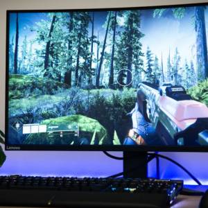 90% new Lenovo 27" FHD Curved Gaming Monitor (165 Hz, 1ms) Mon FreeSync™曲屏