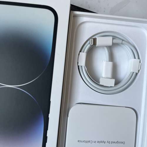 iPhone 14pro全新原廠快充線，交收時間地點互就！