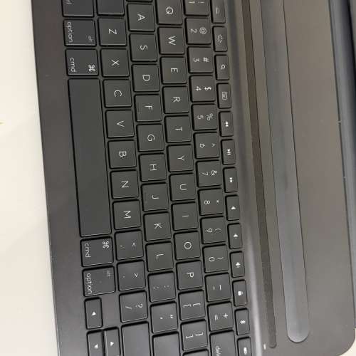 Logitech Slim Folio鍵盤保護套（11寸iPad pro )