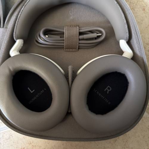 Sennheiser Momentum 4